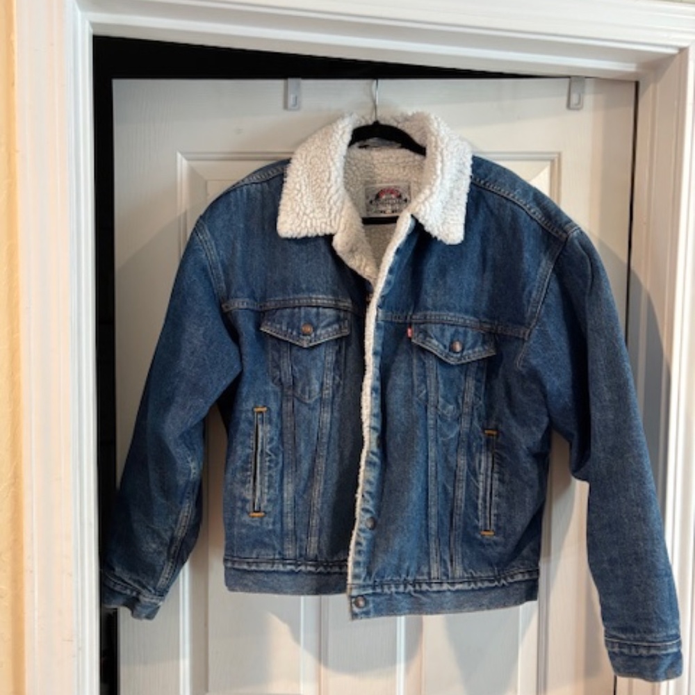 Authentic Levi Denim Mens Jacket, fleece lining - Large